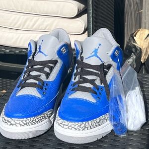 Brand new Jordan 3s. Never worn
